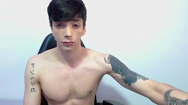 Snapshot of H3ll_B0I chatting on September 21, 2025, 5:20 am H3ll B0I online show from September 21, 2025, 5:20 am