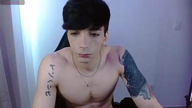 Snapshot of H3ll_B0I chatting on February 14, 2026, 4:37 pm H3ll B0I online show from February 14, 2026, 4:37 pm