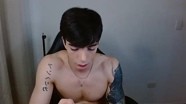 Snapshot of H3ll_B0I chatting on March 17, 2026, 8:34 pm H3ll B0I online show from March 17, 2026, 8:34 pm