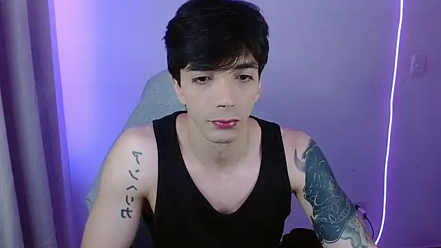 Snapshot of H3ll_B0I chatting on April 23, 2026, 2:35 am H3ll B0I online show from April 23, 2026, 2:35 am