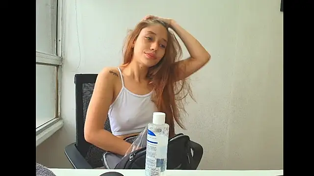 Snapshot of Alaiapink chatting on February 12, 2026, 12:55 pm Alaiapink online show from February 12, 2026, 12:55 pm