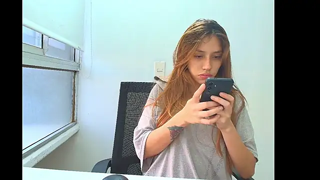 Snapshot of Alaiapink chatting on February 16, 2026, 10:28 pm Alaiapink online show from February 16, 2026, 10:28 pm