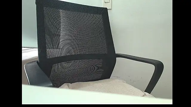 Snapshot of Alaiapink chatting on March 2, 2026, 9:43 pm Alaiapink online show from March 2, 2026, 9:43 pm