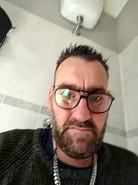 Snapshot of Hardasanut chatting on November 5, 2025, 11:21 am Hardasanut online show from November 5, 2025, 11:21 am