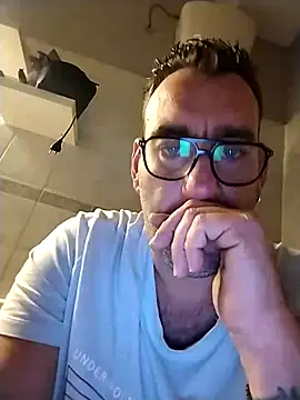 Snapshot of Hardasanut chatting on November 11, 2025, 10:32 pm Hardasanut online show from November 11, 2025, 10:32 pm