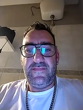 Snapshot of Hardasanut chatting on November 13, 2025, 11:36 pm Hardasanut online show from November 13, 2025, 11:36 pm