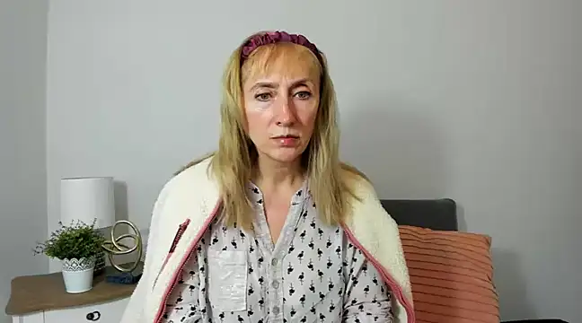 Snapshot of MargaretMilf69 chatting on February 7, 2025, 1:11 pm MargaretMilf69 online show from February 7, 2025, 1:11 pm