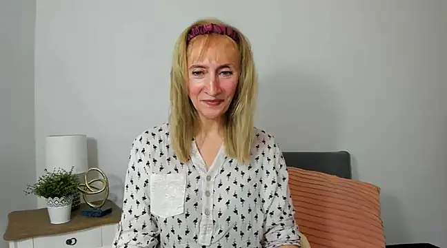 Snapshot of MargaretMilf69 chatting on February 7, 2025, 4:14 pm MargaretMilf69 online show from February 7, 2025, 4:14 pm