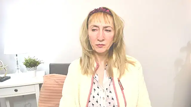Snapshot of MargaretMilf69 chatting on March 17, 2025, 4:22 pm MargaretMilf69 online show from March 17, 2025, 4:22 pm