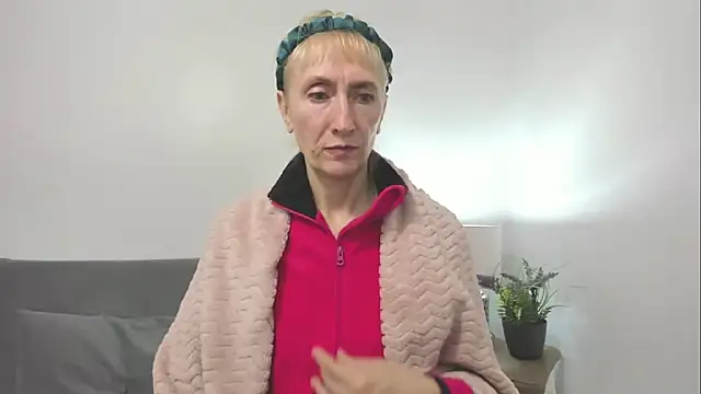 Snapshot of MargaretMilf69 chatting on October 14, 2025, 3:24 pm MargaretMilf69 online show from October 14, 2025, 3:24 pm