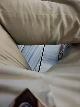 xmanrawan2 online show from February 19, 2025, 11:38 am