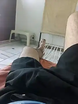 xmanrawan2 online show from October 17, 2025, 6:38 am