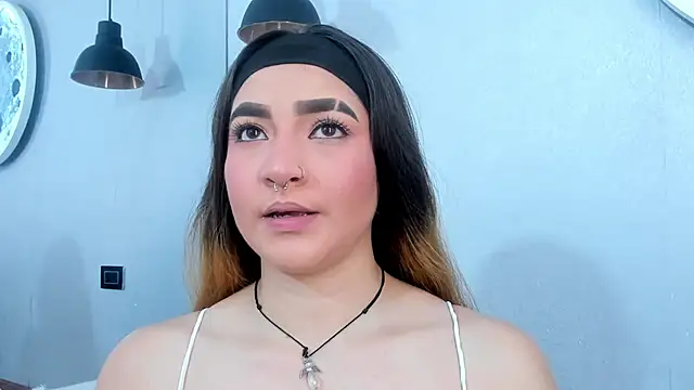 Shanntal  online show from October 19, 2025, 7:14 pm