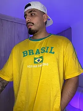 Snapshot of LeandroRusso chatting on September 9, 2025, 2:44 am LeandroRusso online show from September 9, 2025, 2:44 am