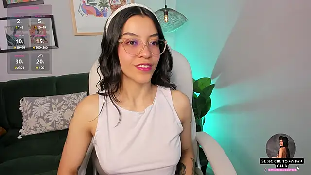 Snapshot of nina__dixon chatting on February 18, 2025, 8:47 pm nina dixon online show from February 18, 2025, 8:47 pm