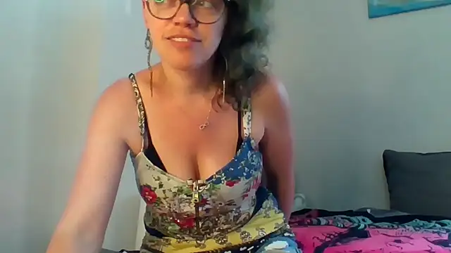 Snapshot of Ju-Hot chatting on May 26, 2026, 3:52 pm Ju-Hot online show from May 26, 2026, 3:52 pm