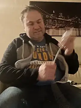 Snapshot of Pourleplasirs chatting on February 27, 2025, 2:10 am Pourleplasirs online show from February 27, 2025, 2:10 am