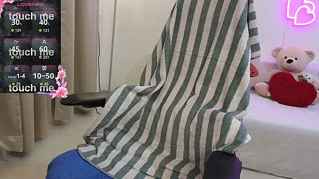 Snapshot of MISS_MYRA chatting on March 7, 2026, 6:49 pm MISS MYRA online show from March 7, 2026, 6:49 pm