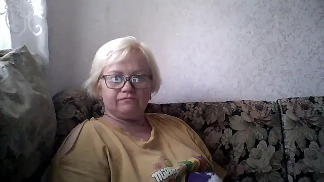 Mayya4321 online show from May 18, 2026, 9:48 am