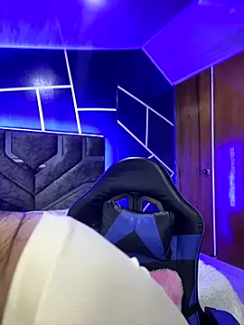 Melody rousse  online show from October 10, 2025, 7:02 pm