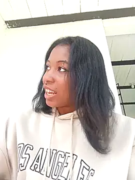 Zaira Rose  online show from September 25, 2025, 2:10 pm