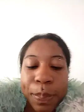 Zaira Rose  online show from October 10, 2025, 1:32 pm