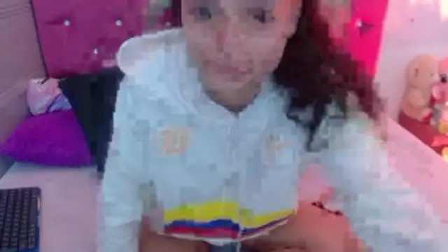 Ariasmithog online show from April 7, 2026, 5:19 am