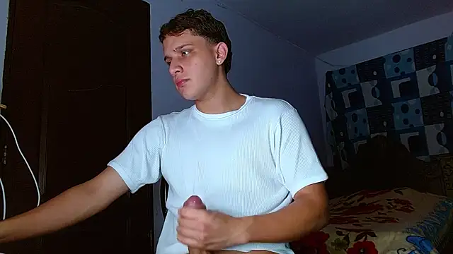 Snapshot of Thomas_May4rs chatting on November 11, 2025, 6:35 am Thomas May4rs online show from November 11, 2025, 6:35 am