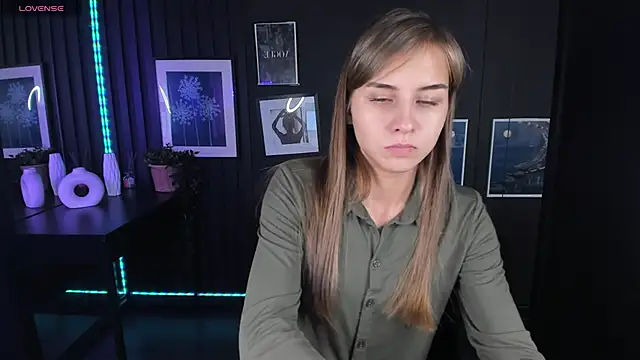 CharmBianca online show from February 8, 2025, 7:27 pm