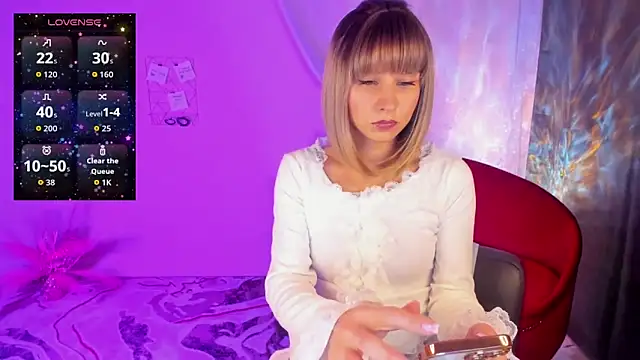 CharmBianca online show from November 16, 2025, 1:17 pm