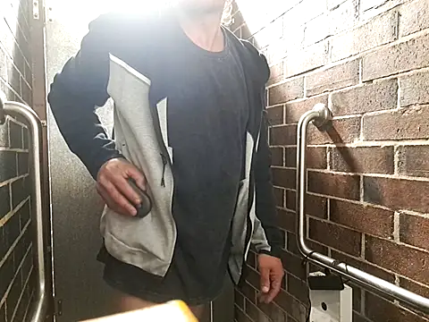 RichardHard 1 online show from October 16, 2025, 5:36 pm