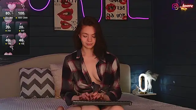 Eseensia online show from October 20, 2025, 2:23 am