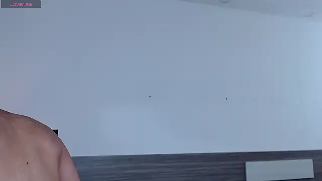 Liiamthompson online show from November 24, 2025, 11:37 pm