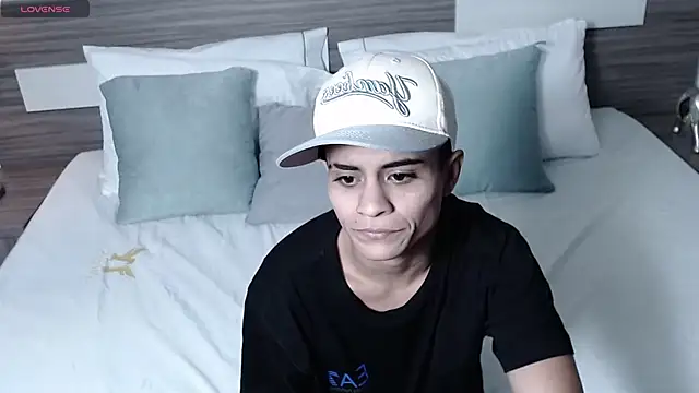 Liiamthompson online show from April 3, 2026, 9:51 am