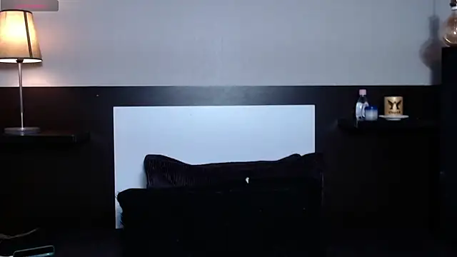 Liiamthompson online show from April 11, 2026, 9:19 pm