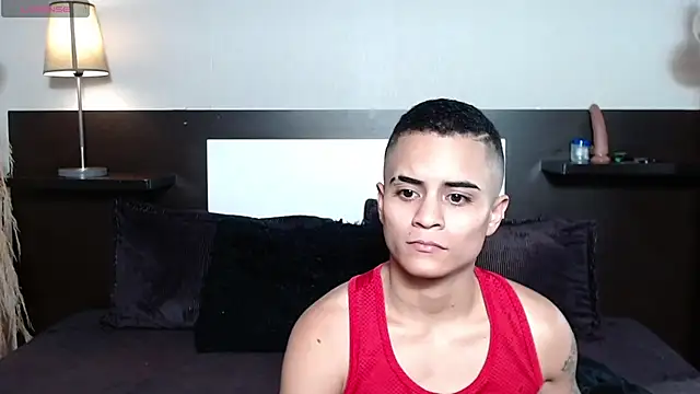 Liiamthompson online show from April 16, 2026, 9:50 pm