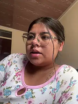 Snapshot of viccky_vick chatting on February 3, 2025, 2:34 pm viccky vick online show from February 3, 2025, 2:34 pm