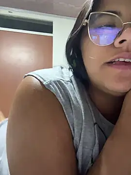 Snapshot of viccky_vick chatting on February 12, 2025, 1:19 am viccky vick online show from February 12, 2025, 1:19 am