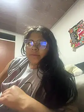 Snapshot of viccky_vick chatting on March 7, 2025, 3:29 am viccky vick online show from March 7, 2025, 3:29 am