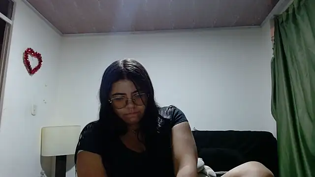 Snapshot of viccky_vick chatting on October 19, 2025, 3:18 am viccky vick online show from October 19, 2025, 3:18 am