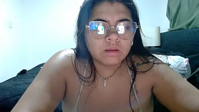 Snapshot of viccky_vick chatting on October 27, 2025, 12:47 am viccky vick online show from October 27, 2025, 12:47 am