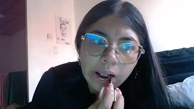 Snapshot of viccky_vick chatting on June 21, 2026, 9:17 pm viccky vick online show from June 21, 2026, 9:17 pm