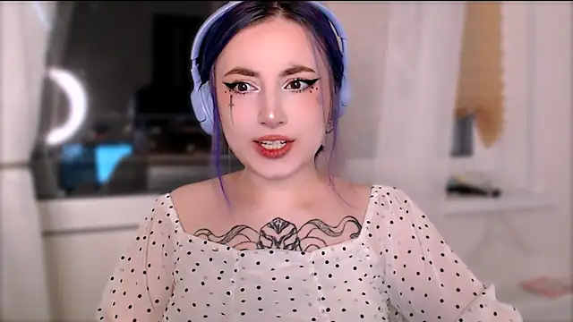 Snapshot of purplewitch chatting on October 15, 2025, 2:50 pm purplewitch online show from October 15, 2025, 2:50 pm