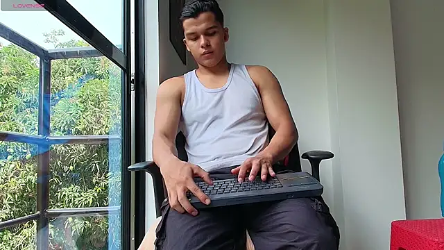 Dwayne Brown online show from October 4, 2025, 1:53 pm