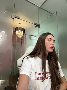 Anya-Ray online show from July 3, 2026, 12:55 pm