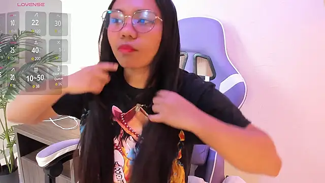 yeikafoxy online show from March 7, 2025, 10:56 am