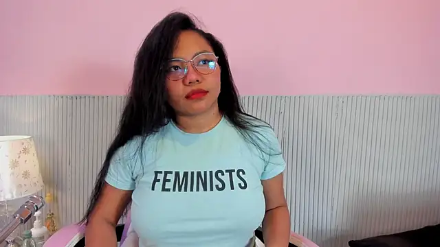 yeikafoxy online show from October 25, 2025, 10:56 am