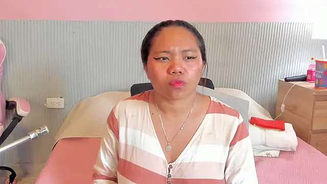 yeikafoxy online show from March 21, 2026, 10:53 am