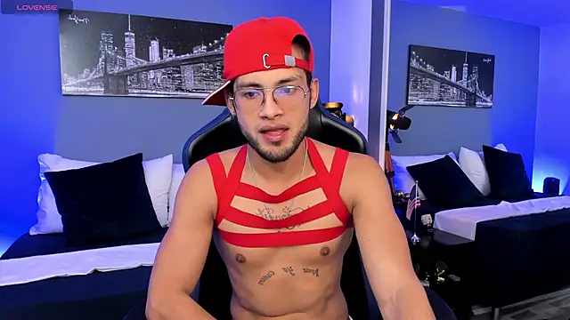 Max Conor1 online show from April 28, 2026, 2:49 am