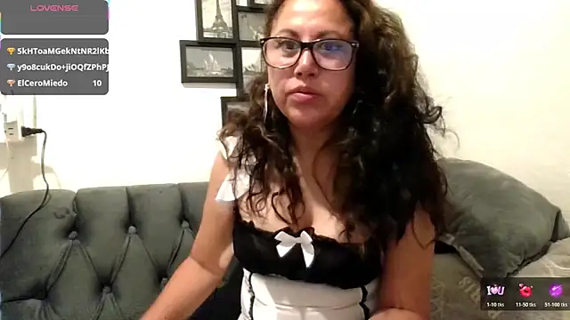 MirandaLatinaLovely online show from October 26, 2025, 4:13 pm